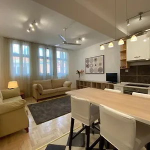 downtown-vibe-apartment-ii.inbudapesthotels.com/
